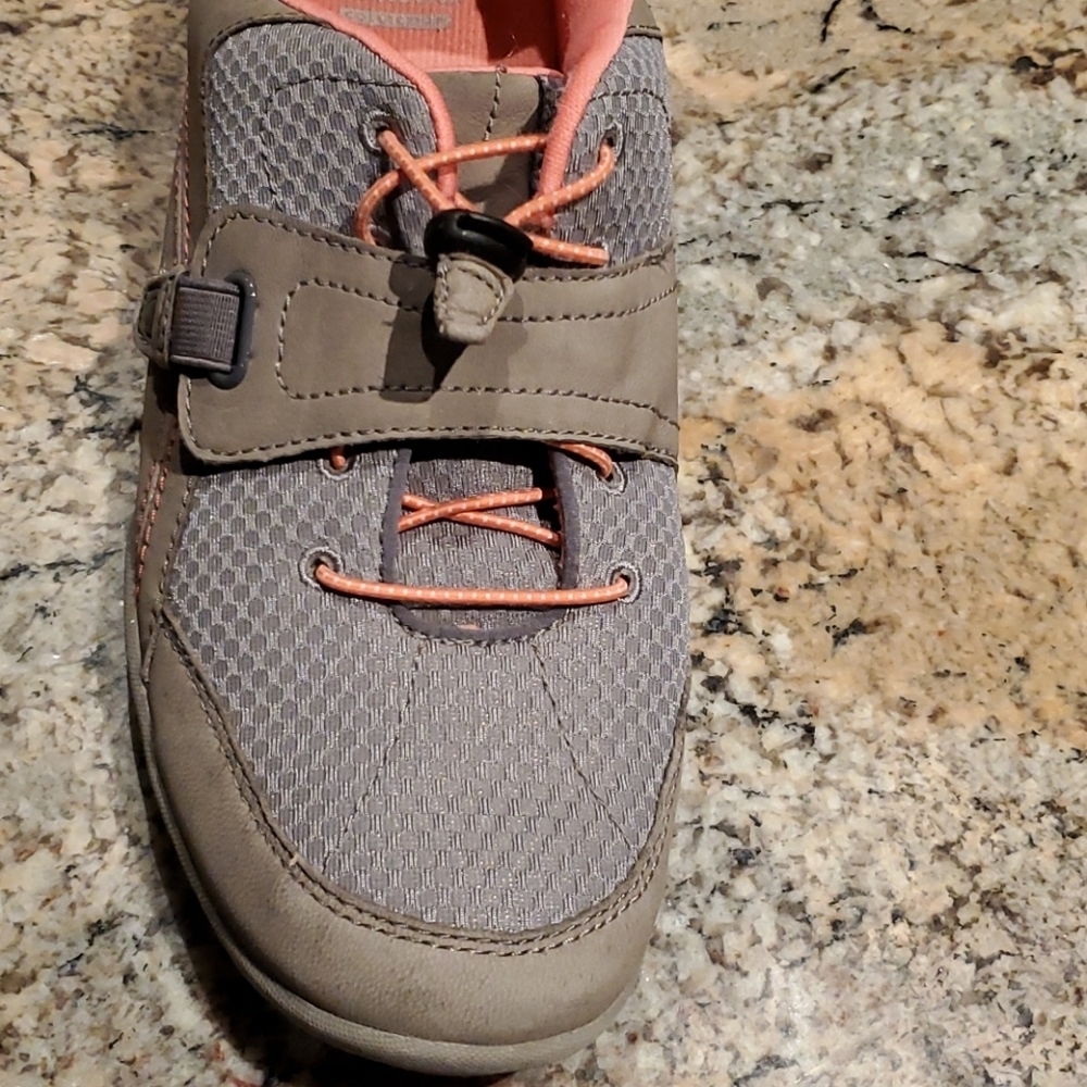 💞Clarks* Tennys - Picture 2 of 8